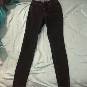 Black High Rise Jegging